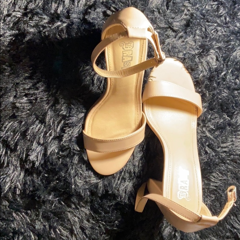 Heels - Picture 2 of 3